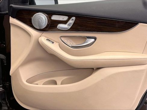 Used 2018 Mercedes-Benz GLC 300 4MATIC image 27