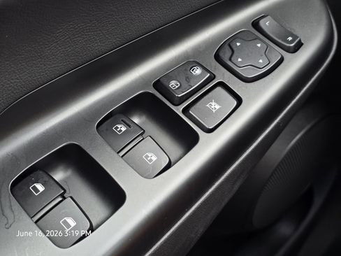 Certified 2022 Hyundai Kona Limited FWD image 31