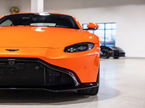 Used 2020 Aston Martin V8 Vantage Coupe image 21