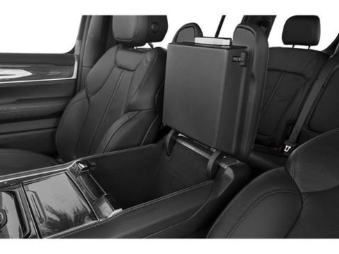 Used 2023 Jeep Wagoneer Series III w/ Preferred Equipment Group image 31