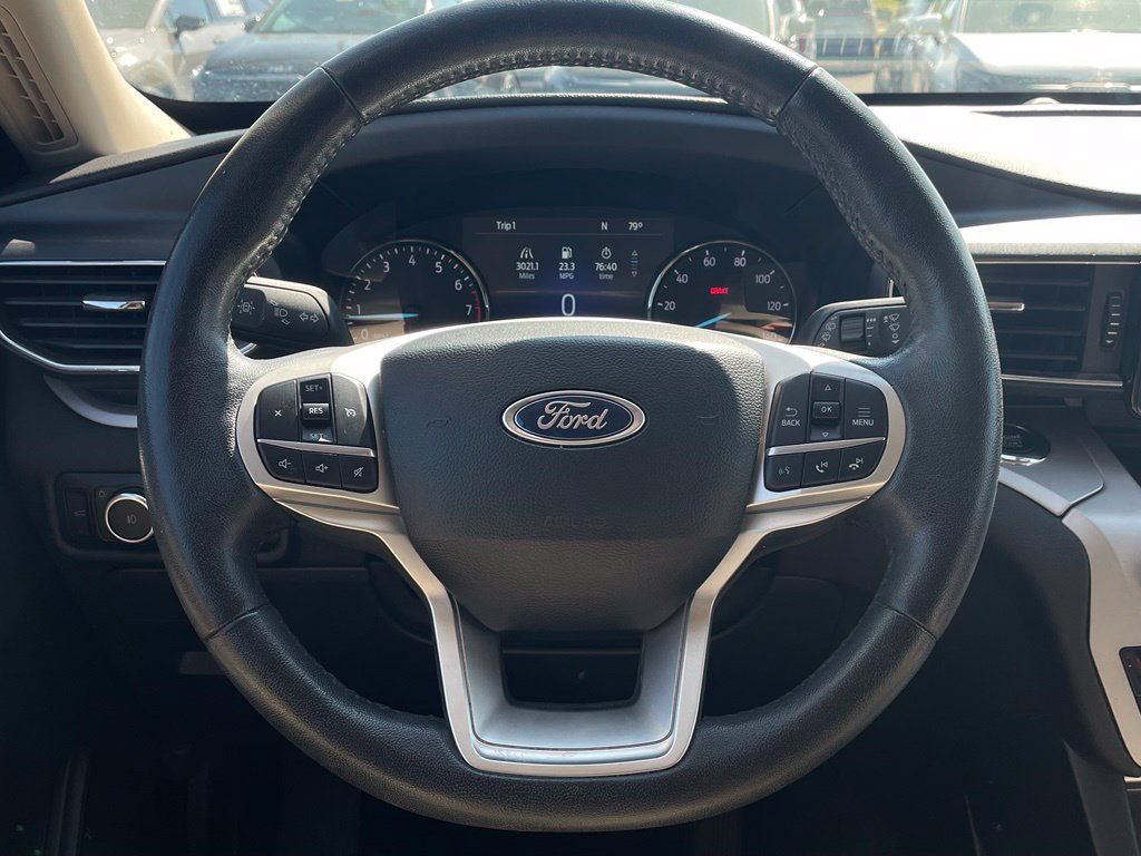 Used 2023 Ford Explorer XLT w/ Equipment Group 202A RWD image 13
