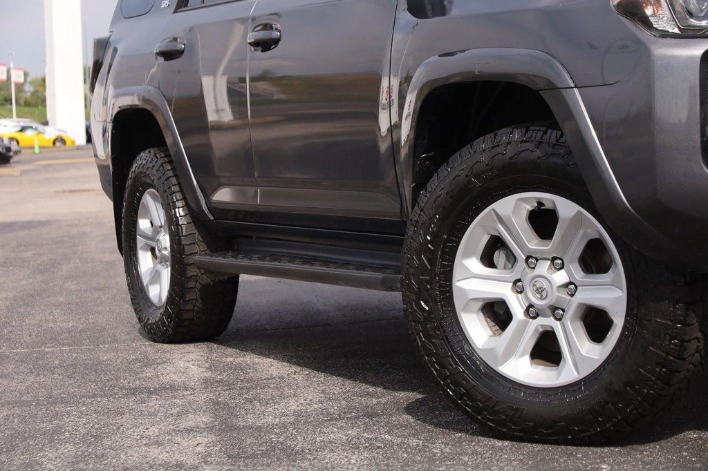 Used 2022 Toyota 4Runner SR5 Premium AWD/4WD image 3