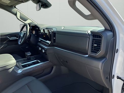 New 2026 GMC Sierra 1500 SLT image 13
