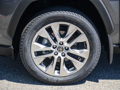 Used 2025 Toyota RAV4 XLE Premium FWD image 9