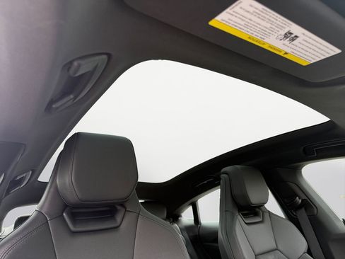 Used 2022 Audi e-tron GT Premium Plus w/ Performance Package image 16