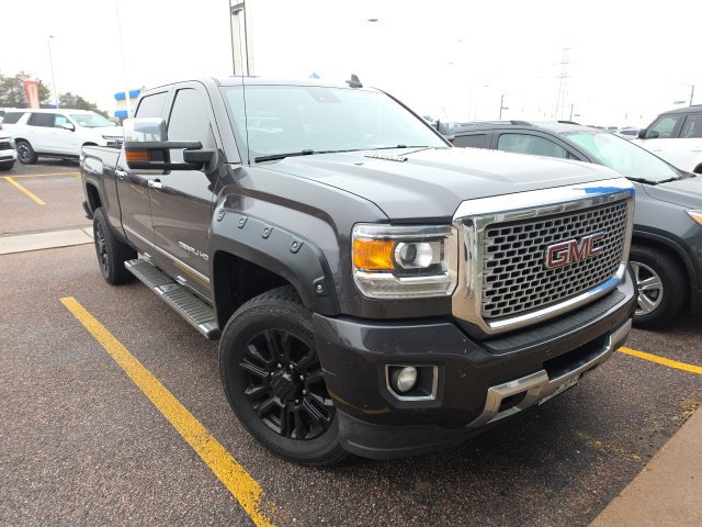 Used 2015 GMC Sierra 2500 Denali w/ Duramax Plus Package AWD/4WD image 3