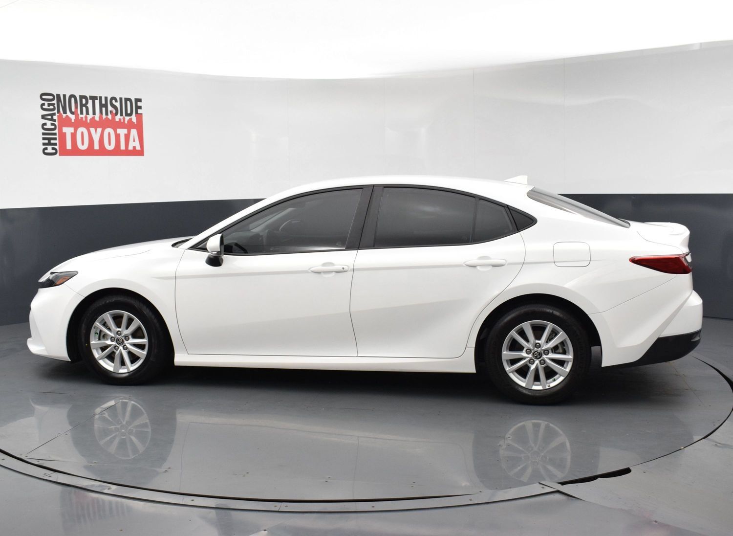 Used 2025 Toyota Camry LE w/ Convenience Package FWD image 2