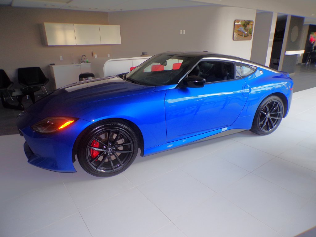 Used 2024 Nissan Z Performance w/ Floor Mat Package RWD image 3
