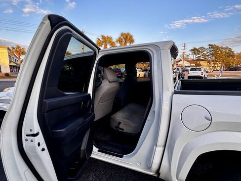 Used 2024 Toyota Tacoma SR5 AWD/4WD image 8