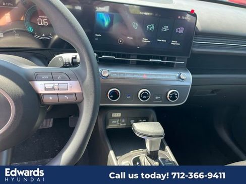 New 2025 Hyundai Kona SE image 14