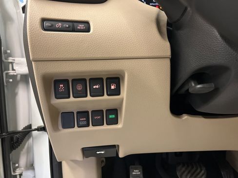 Used 2019 Nissan Rogue SV image 12