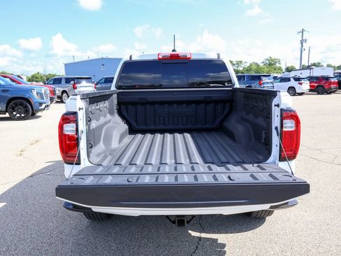 Used 2023 GMC Canyon AT4 w/ LPO, Skid Plate Package AWD/4WD image 5