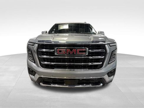 Used 2025 GMC Yukon Elevation w/ Elevation Premium Package AWD/4WD image 2