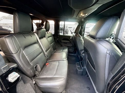 Used 2022 Jeep Wrangler Unlimited Sahara w/ LED Lighting Group image 30