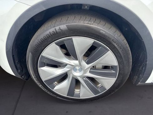 Used 2021 Tesla Model Y Long Range AWD/4WD image 9