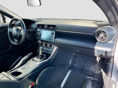 Used 2023 Toyota GR86 Premium w/ ALL Weather Mat Package (TMS) image 25