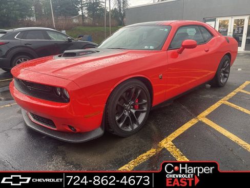 Used 2022 Dodge Challenger R/T Scat Pack w/ Shaker Package image 1