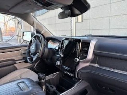 Used 2022 RAM 1500 Limited image 2