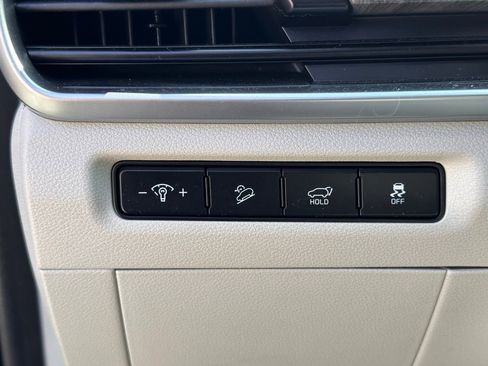 Used 2024 Kia Telluride EX w/ EX Captain's Chair Package image 27