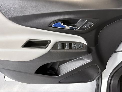 Used 2021 Chevrolet Equinox LS w/ LS Convenience Package FWD image 11