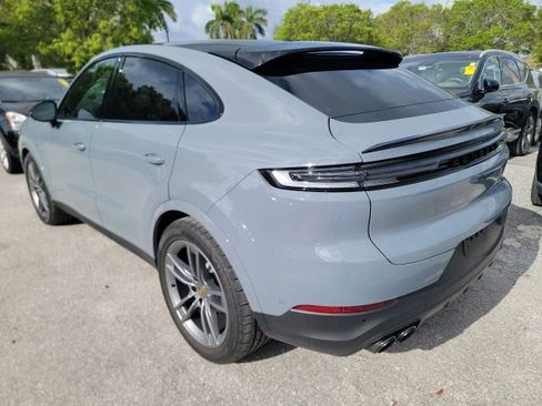 Used 2024 Porsche Cayenne Coupe AWD/4WD image 2