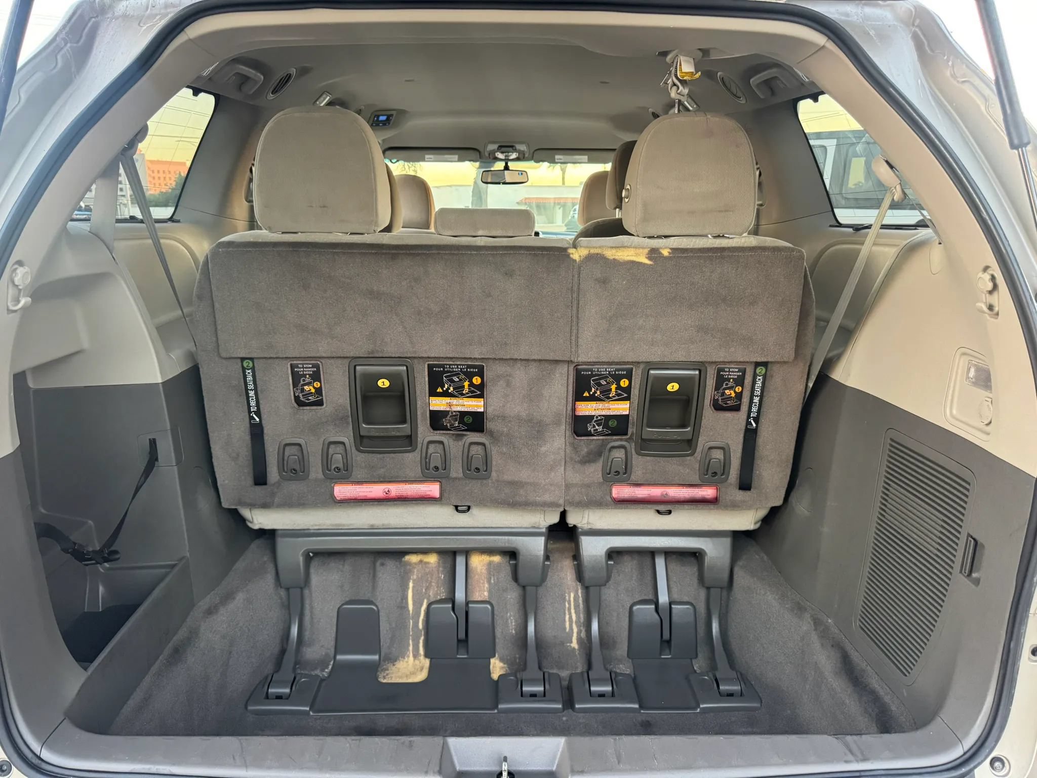 Used 2015 Toyota Sienna LE FWD image 24