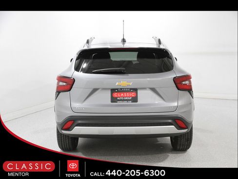 Used 2024 Chevrolet Trax LT image 18