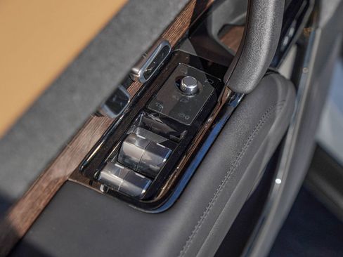 Used 2024 Land Rover Range Rover Sport Dynamic SE image 19