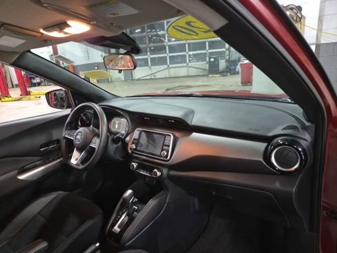 Used 2020 Nissan Kicks SV image 11