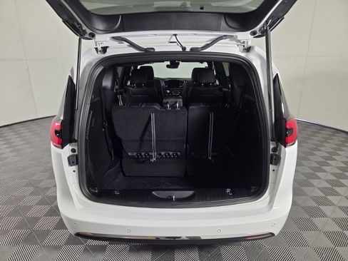 New 2026 Chrysler Pacifica Select FWD image 20