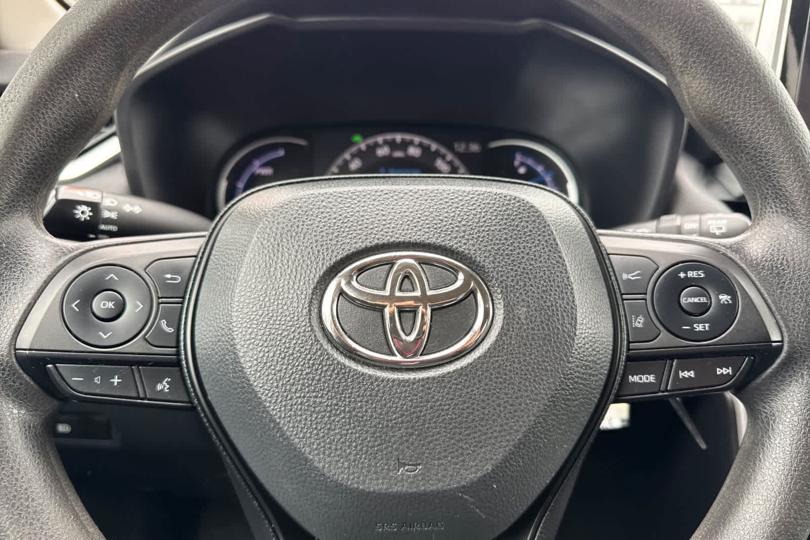 Used 2023 Toyota RAV4 XLE AWD/4WD image 25