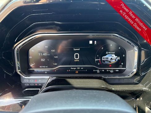Used 2023 GMC Sierra 1500 SLT w/ SLT Premium Package AWD/4WD image 18