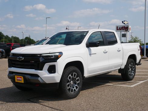 Used 2026 Chevrolet Colorado Z71 w/ Technology Package AWD/4WD image 1