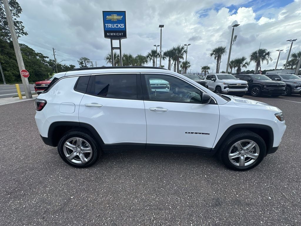 Used 2024 Jeep Compass Latitude AWD/4WD image 17