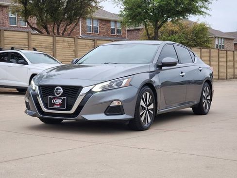 Used 2022 Nissan Altima 2.5 SV FWD image 11