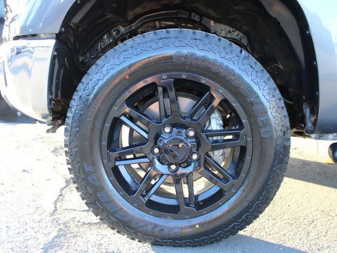 Used 2018 Toyota Tundra SR5 w/ SR5 Upgrade Package image 29