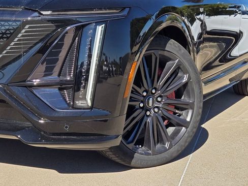 New 2026 Cadillac Lyriq V w/ LPO, Floor Liner Package image 7