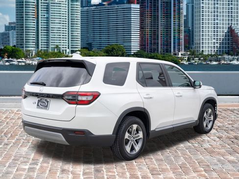 Certified 2023 Honda Pilot EX-L image 6