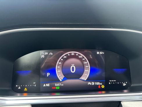 New 2025 Volkswagen Taos SE image 8