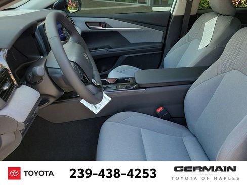New 2025 Toyota Camry LE w/ Convenience Package FWD image 19