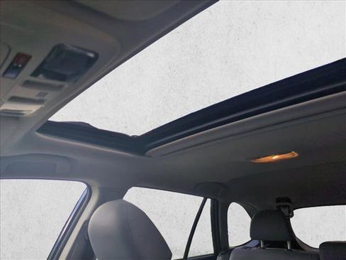 Used 2018 Subaru Outback 3.6R Limited image 21