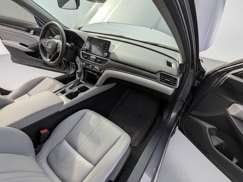 Used 2019 Honda Accord EX image 17