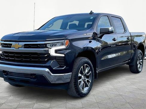 Used 2024 Chevrolet Silverado 1500 LT image 3