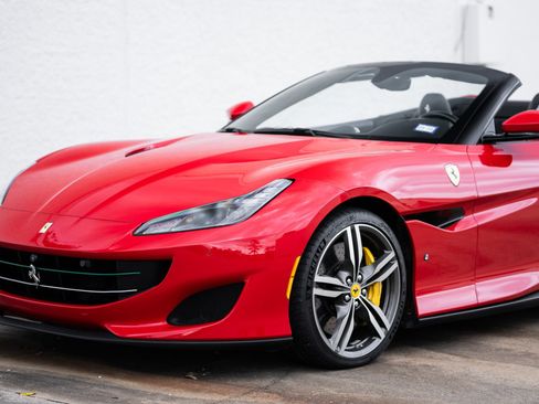 Used 2019 Ferrari Portofino image 25