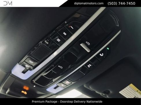 Used 2020 Porsche Cayenne AWD/4WD image 36