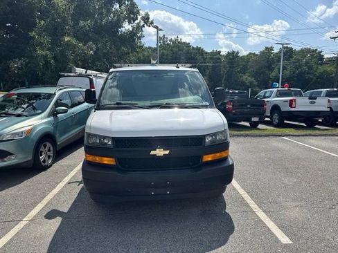 Used 2019 Chevrolet Express 2500 w/ Driver Convenience Package RWD image 2