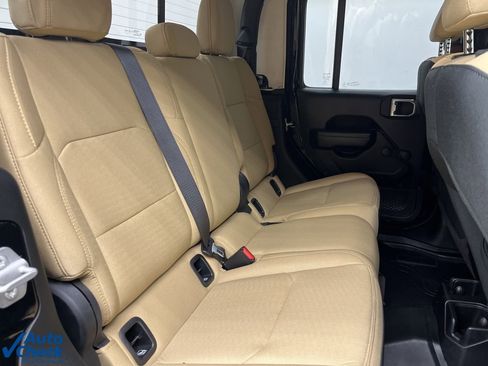 Used 2021 Jeep Gladiator Sport w/ Trailer Tow Package image 21