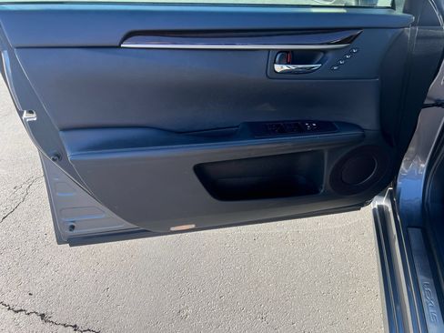 Used 2014 Lexus ES 350 w/ Premium Package FWD image 10
