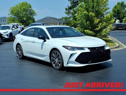Used 2019 Toyota Avalon Touring w/ Advanced Safety Package FWD image 1