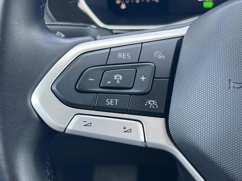 Certified 2022 Volkswagen Jetta SE image 9